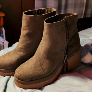 Ankle boots size 10 m unionbay new